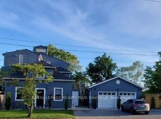 564 Lyons Ln #4, Oakville, ON L6J 2Y1