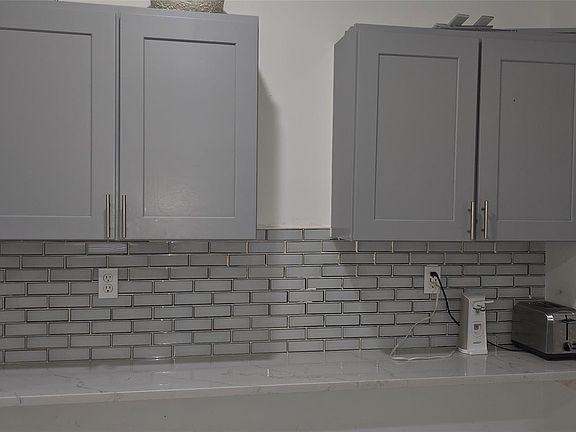 5th image of 1026 Drexel St
