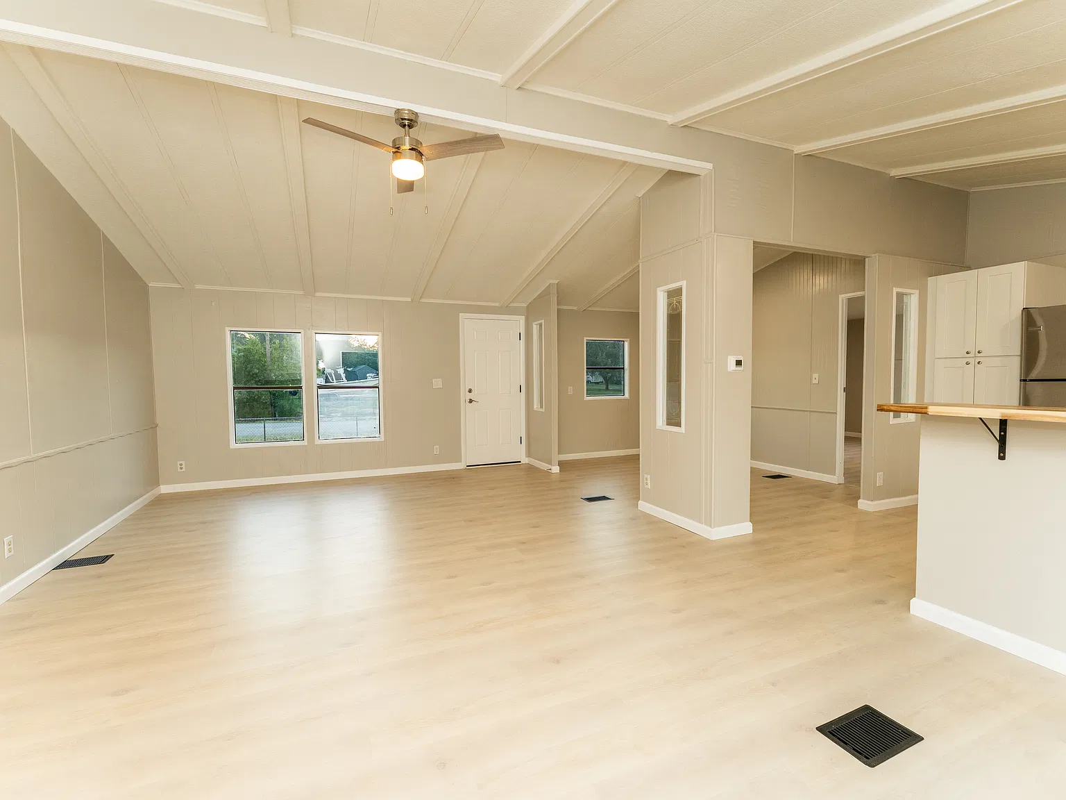 3 bed, 1248 sqft, $1,850 — Photo 4