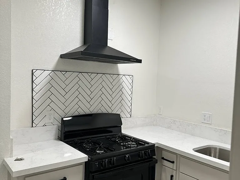 289 Holly St #2 — Photo 10