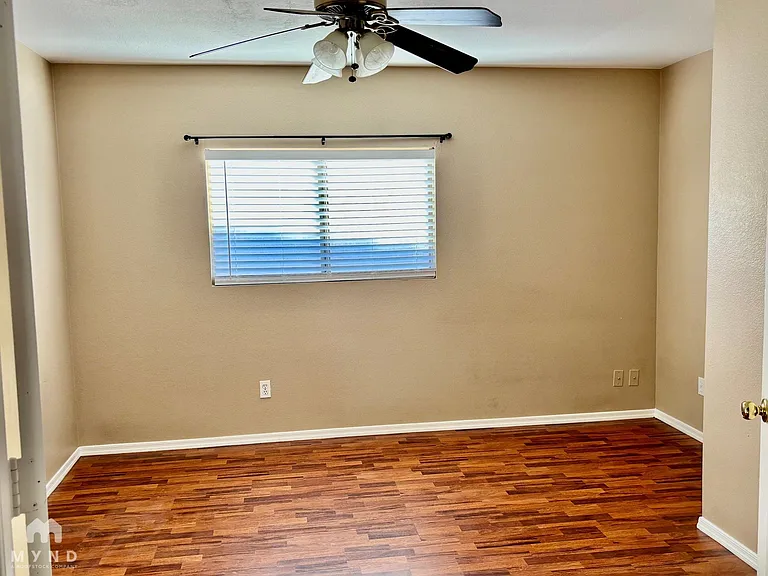 8128 W Mission Ln — Photo 16