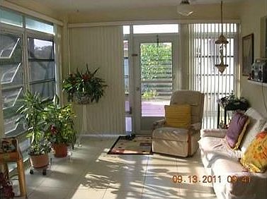 4th image of 218 E Arbor Ave