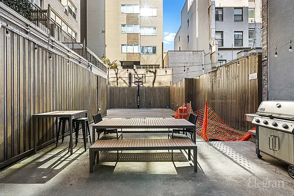 Sold by Elegran | media 11