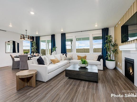 7th image of this home