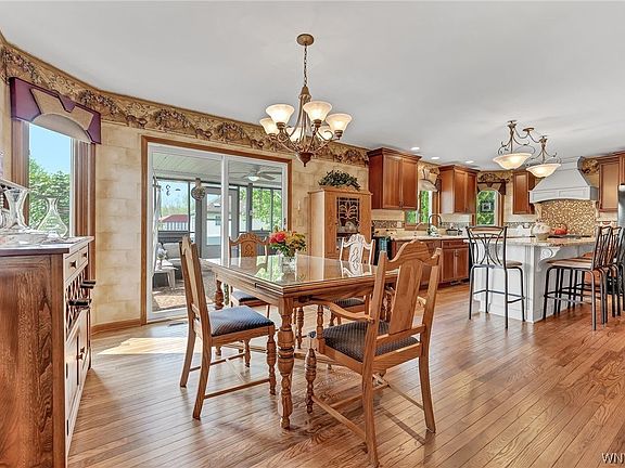 3rd image of 13 Cambridge Ct