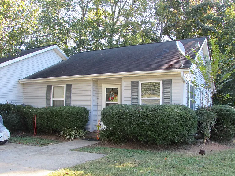185 Isle Of Pines Rd — Photo 1