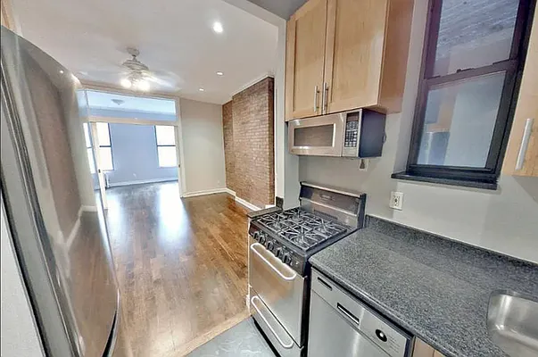 Rented by REAL New York | media 15