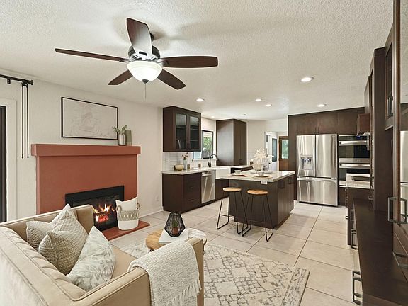4th image of 925 Constitution Way