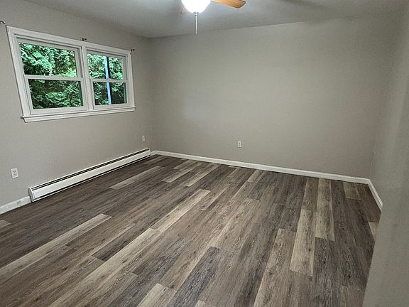 5th image of 3 Peggy Ln