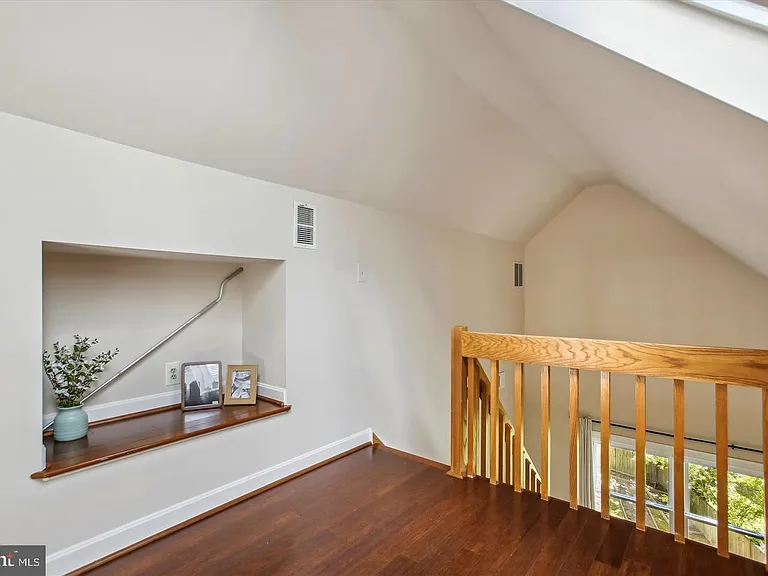 2041 Westmoreland St — Photo 33