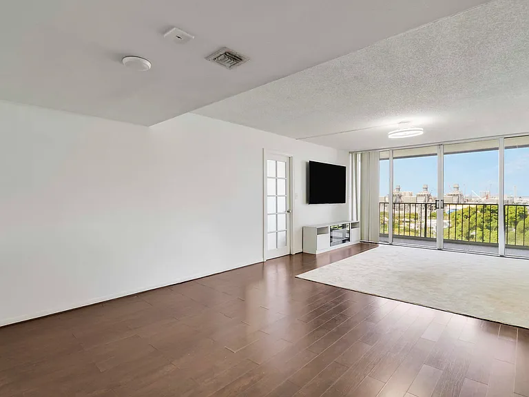 5600 N Flagler Dr #1001 — Photo 5