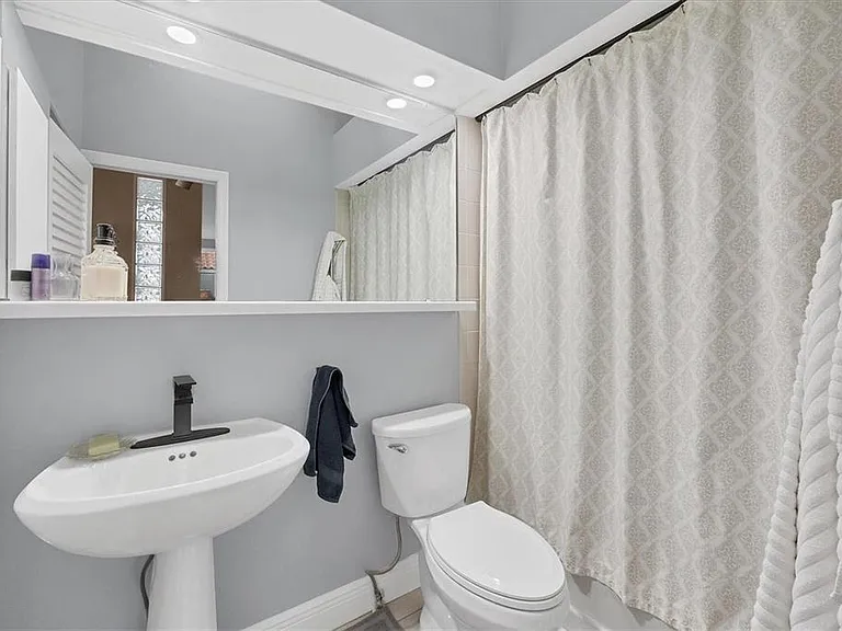 200 Cocoanut Ave #7 — Photo 8