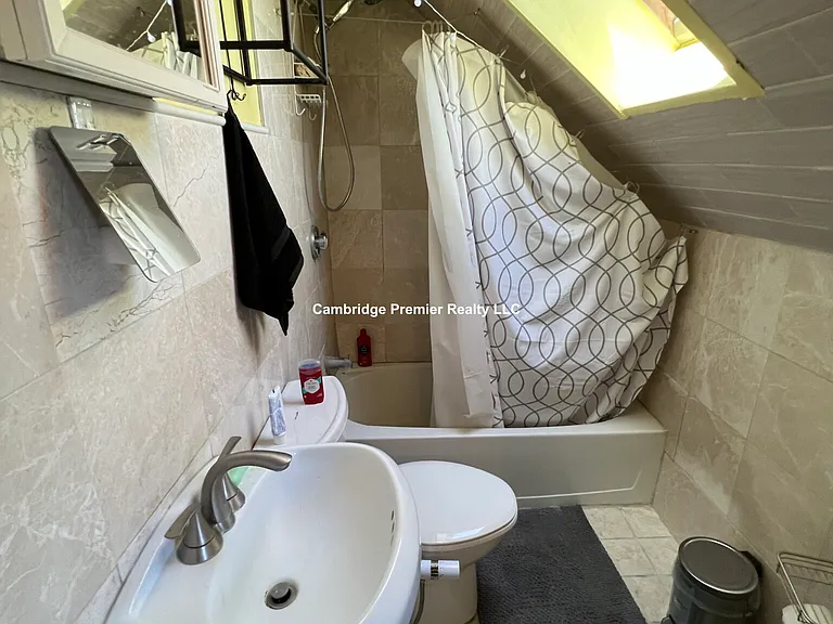 1105 Cambridge St #3A — Photo 8