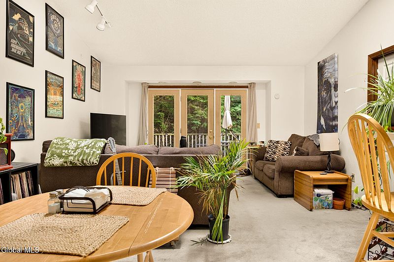 5th image of 49 Hillcrest Avenue