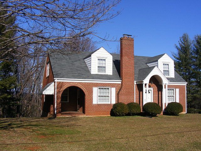 1st image of 205 Green Hill Dr