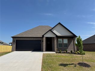 492 W Canada Dr, Farmington, AR 72730