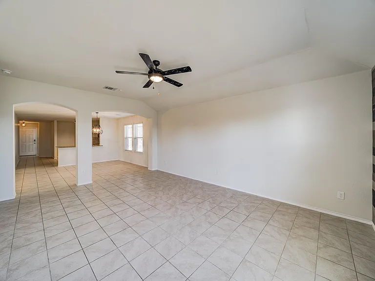 1110 Mercury Dr — Photo 13