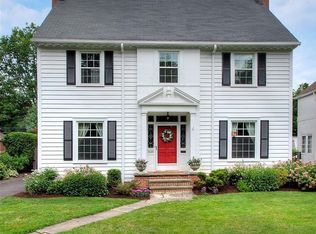 3684 Traver Rd, Shaker Heights, OH 44122