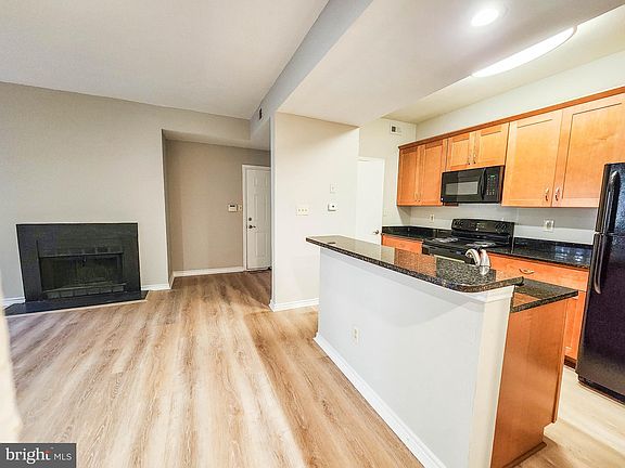 5th image of 3909 Penderview Dr APT 1904