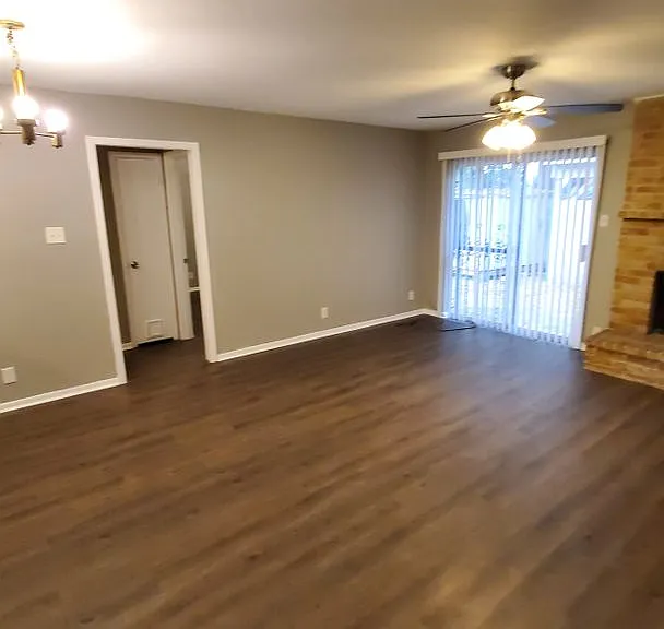 4704 Oakfield Way — Photo 5