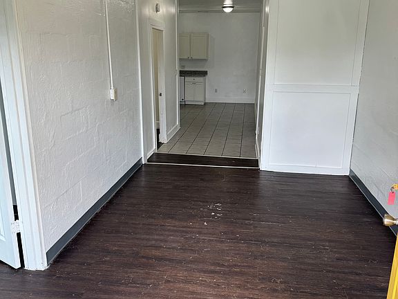 2nd image of 17 Hunt St