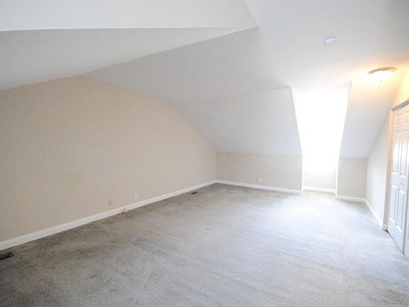 2nd image of 923 Geyer Ave APT A