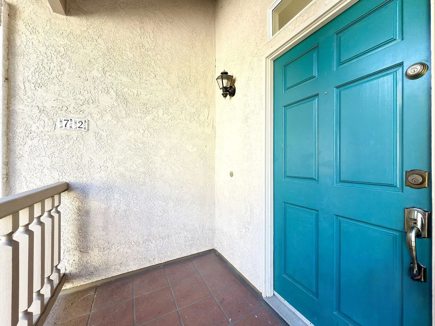 Upper Level Condo in Gated Community — Photo 3