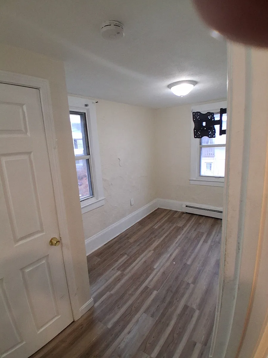 Building Photo - 342 Princeton St #3