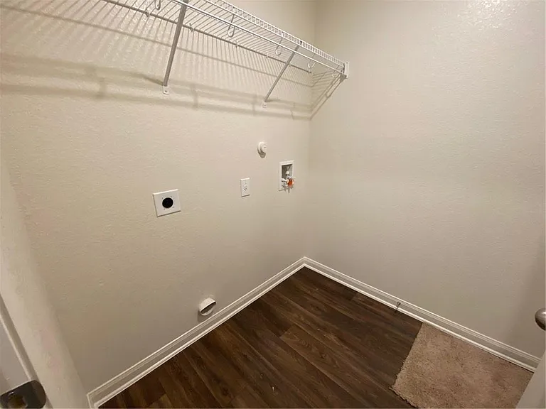 401 Hyacinth Way — Photo 7