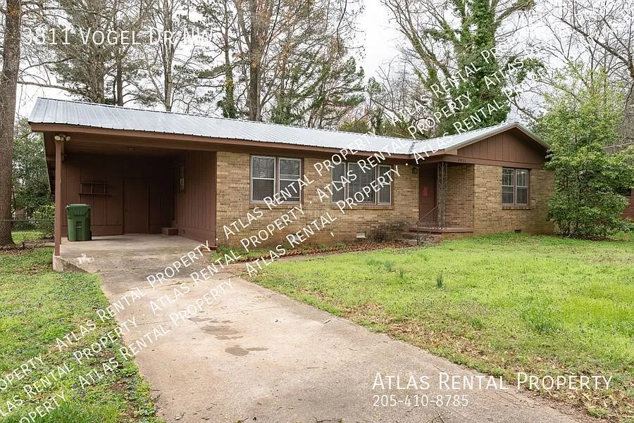 Room for Everyone! Renovated 6-Bedroom, 2.5-Bath Home — Photo 2