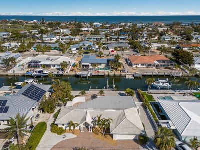 627 Dundee Ln, Holmes Beach, FL, 34217