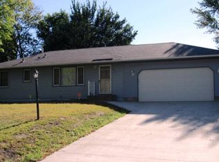 824 108th Ln NW, Coon Rapids, MN 55448