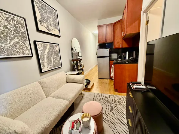 35 Christopher Street image 1 of 6
