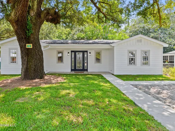 426 Demontluzin Ave, Bay Saint Louis, MS 39520
