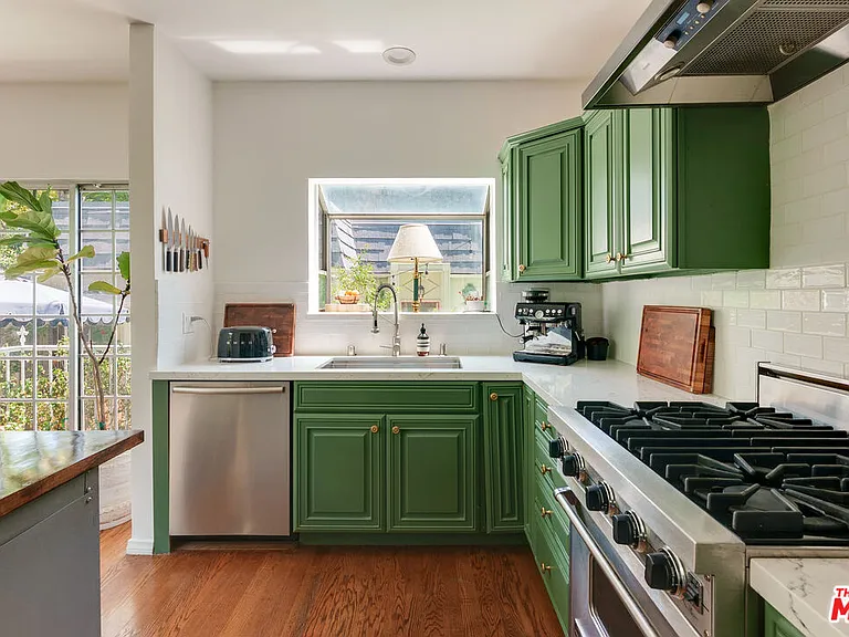 8998 Lloyd Pl — Photo 3