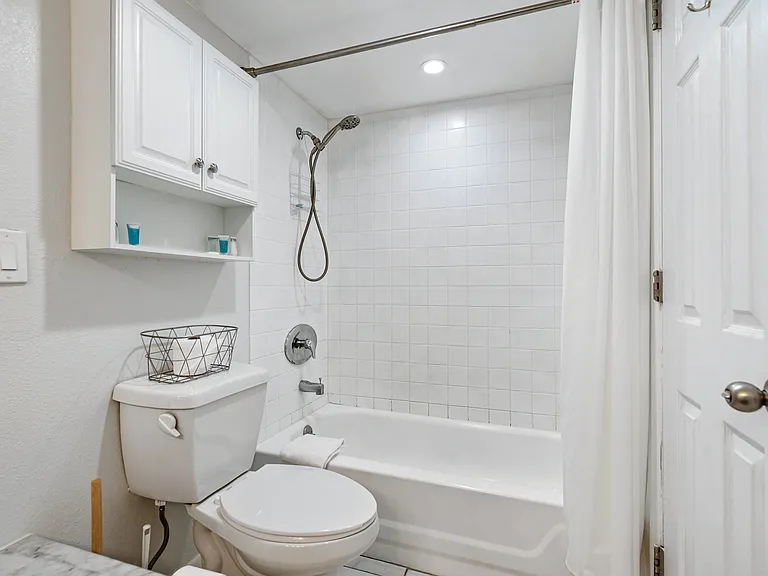 230 Medallion Blvd #E — Photo 20