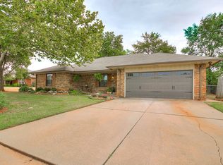 1108 Paddock Ln, Edmond, OK 73013