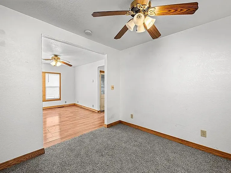 2025 S Bluff Blvd — Photo 5