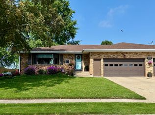 906A Carlisle Dr, Rochelle, IL 61068
