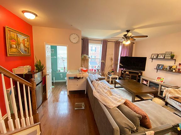 2nd image of 1221 Parish Ave