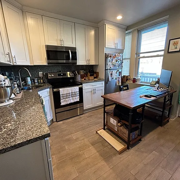 119 Cottage St #2R — Photo 5