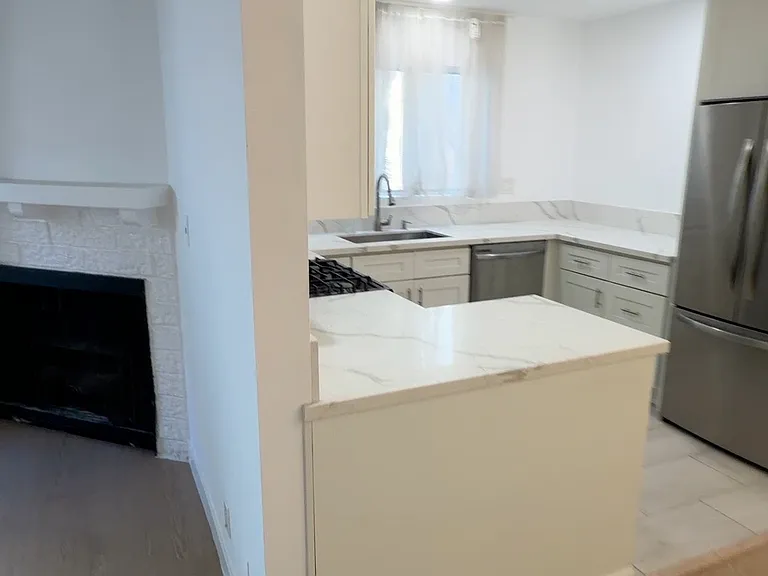 1341 Berkeley St #4 — Photo 10