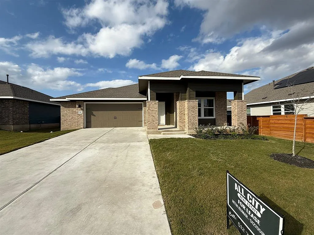 4 bed, 2303 sqft, $2,599 — Photo 4