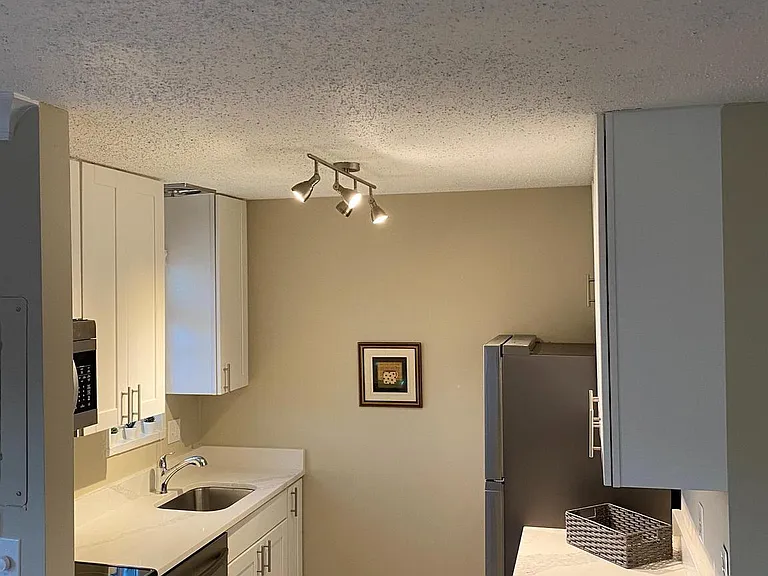 1630 W Abingdon Dr #301 — Photo 13