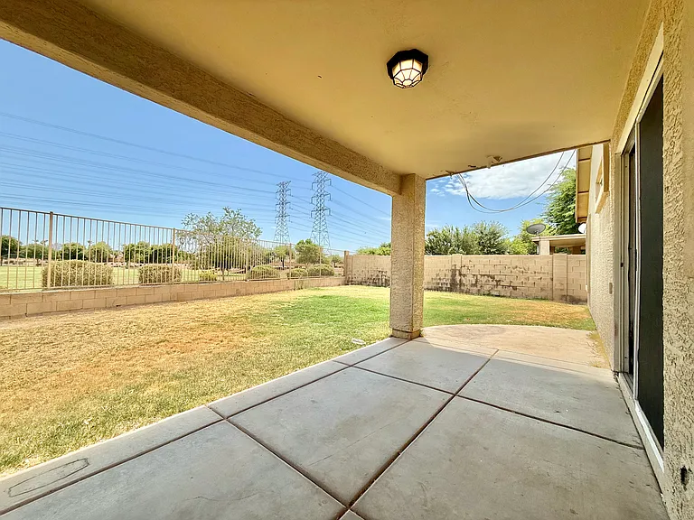 1533 S 121st Dr — Photo 6