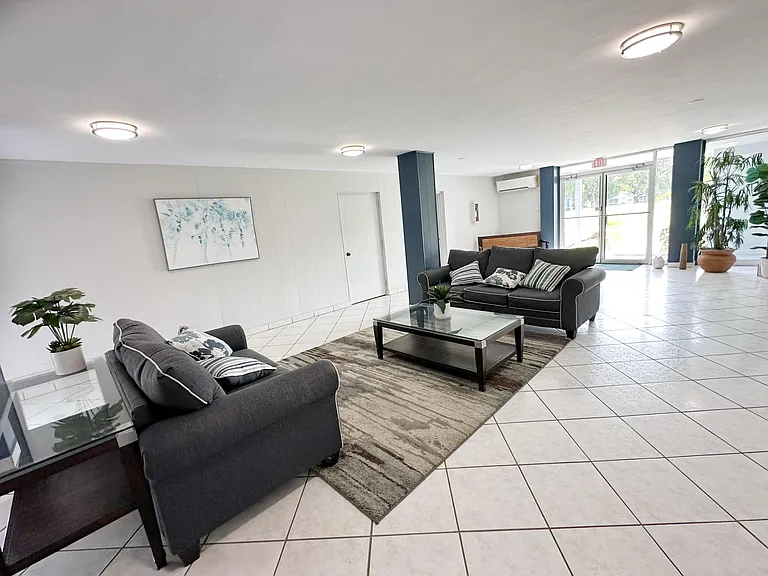 5301 NW 2nd Ave #401 — Photo 34
