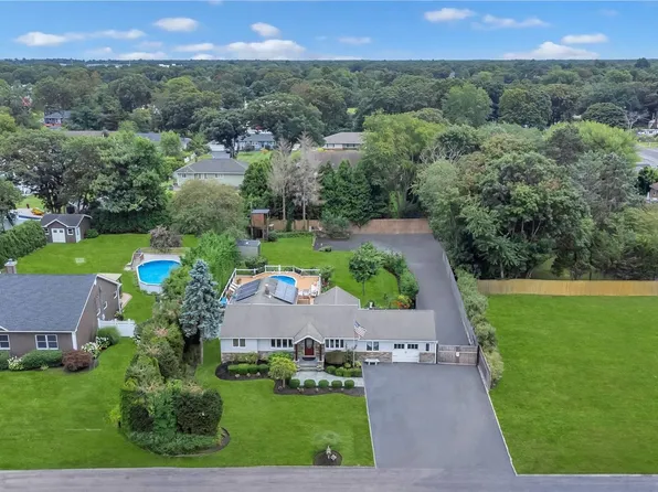 220 Norwood Street, Islip Terrace, NY 11752