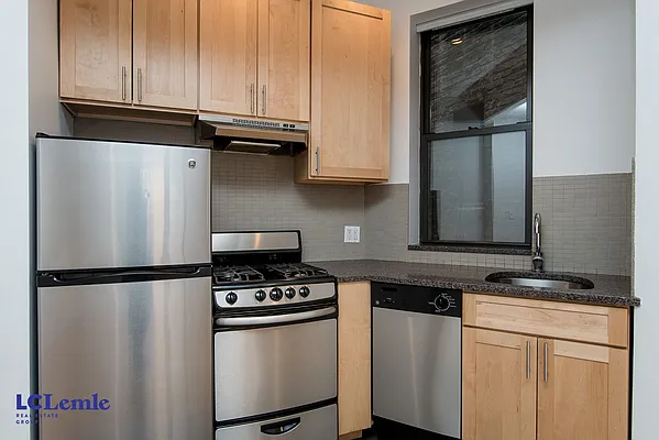 Rented by LC Lemle Real Estate Group | media 22