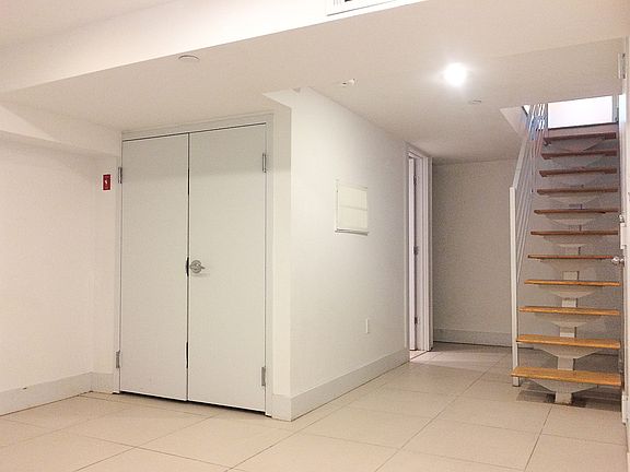 4th image of 469 Park Pl #1FR
