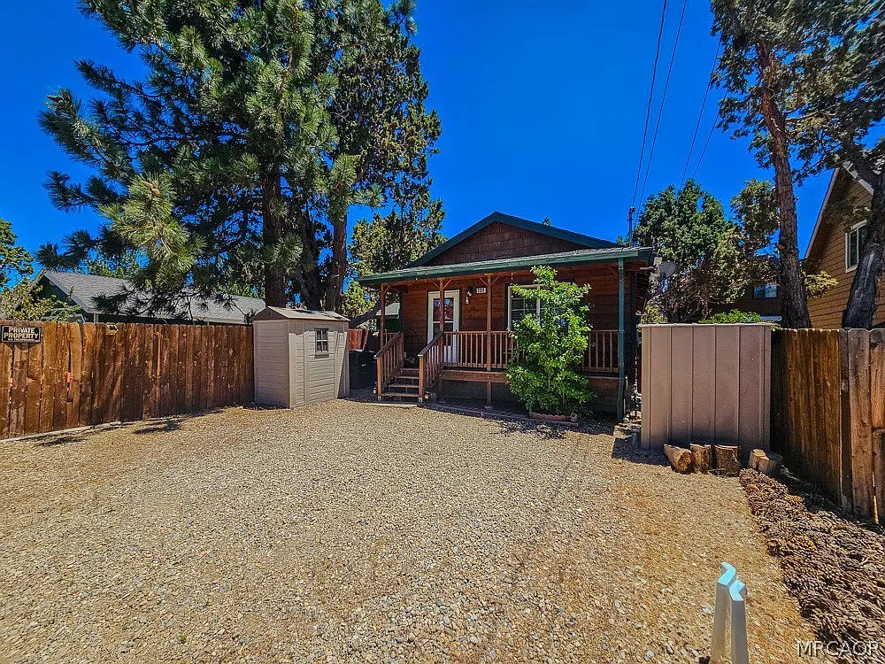 2 bed, 1.0 bath, 720 sqft, $1,650 — Photo 2